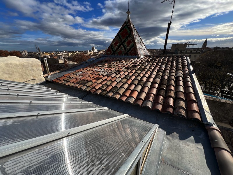 Rénovation complète d'une toiture Square de la Bouquerie à Nîmes dans le Gard