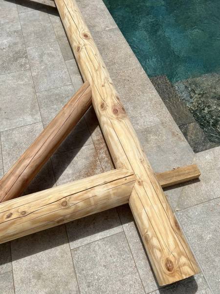 Ou faire réaliser une pergola en rondin à Nîmes dans le Gard
