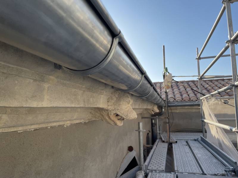 Réfection de toiture dans le secteur sauvegardé Rue de la Madeleine à Nîmes