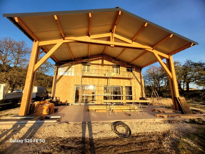 Réalisation d'un agrandissement en charpente traditionnelle à Vallérargues à côté d'Uzès
