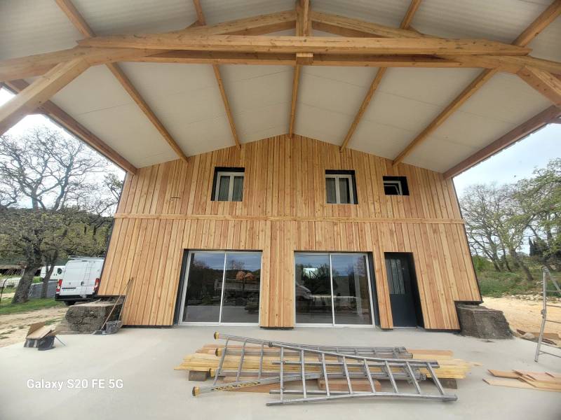 Réalisation d'un agrandissement en charpente traditionnelle à Vallérargues à côté d'Uzès