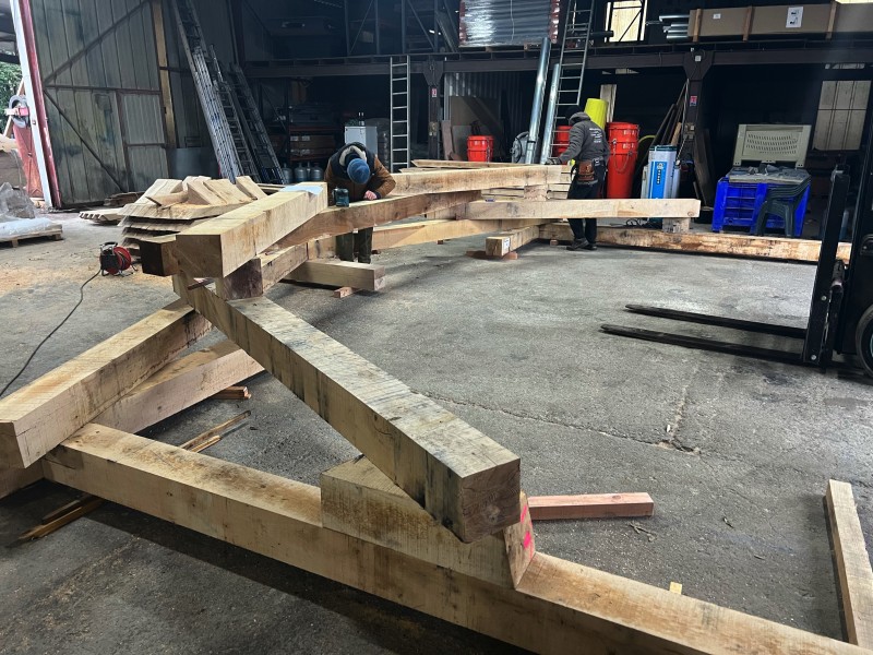 Réalisation d’une charpente en chêne à Uzès et alentours dans le Gard