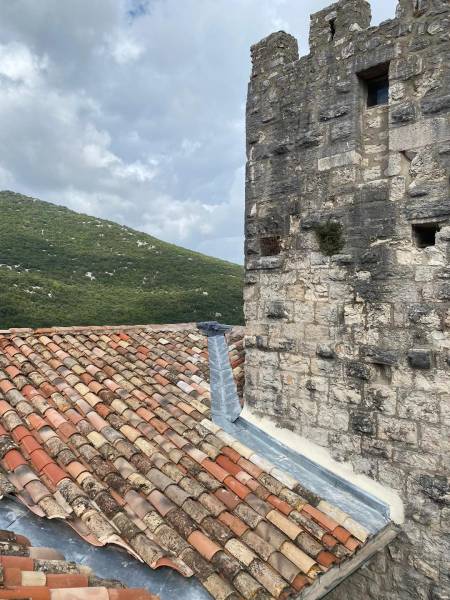 Toiture château dans le Gard et alentours