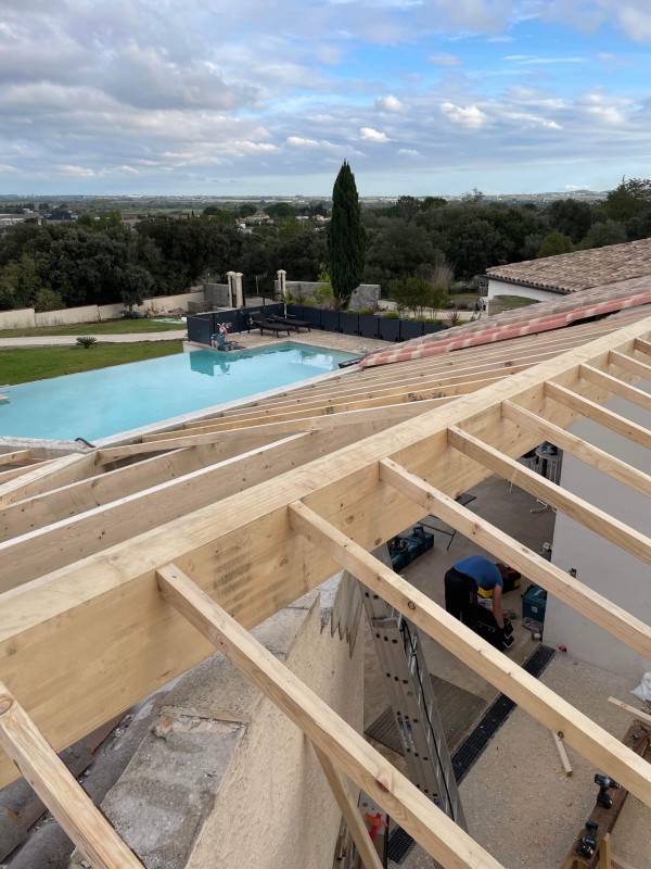 Charpente en lamellé collé à Bernis et alentours dans le Gard