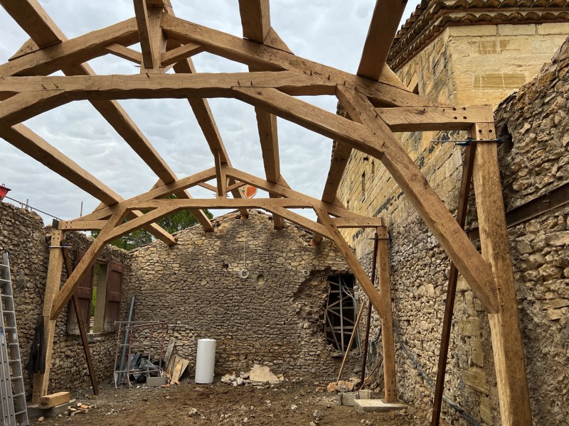 Charpente en chêne traditionnelle réalisée par Masclaux Toiture