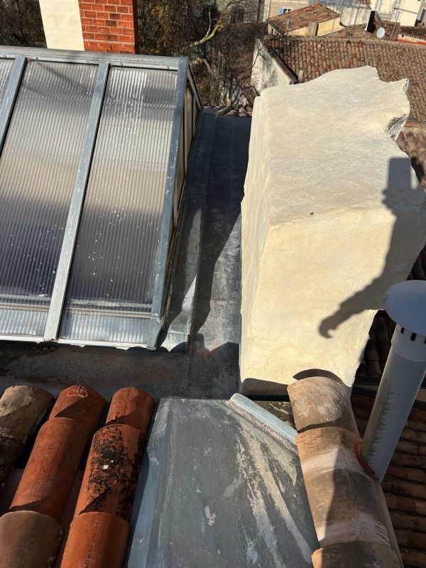 Rénovation complète d'une toiture Square de la Bouquerie à Nîmes dans le Gard
