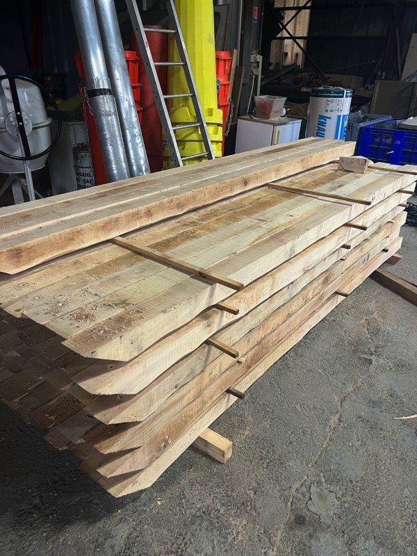 Réalisation d’une charpente en chêne à Uzès et alentours dans le Gard