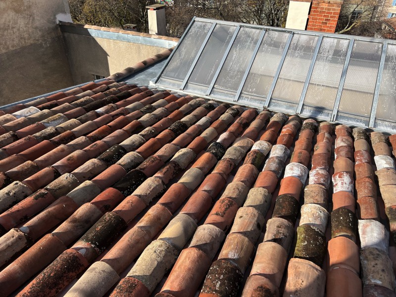 Rénovation complète d'une toiture Square de la Bouquerie à Nîmes dans le Gard