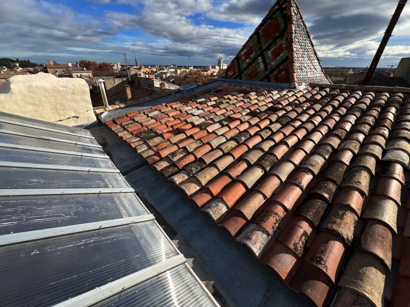 Rénovation complète d'une toiture Square de la Bouquerie à Nîmes dans le Gard