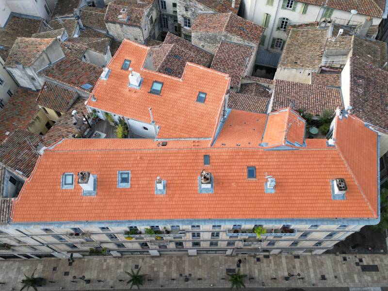Rénovation toiture en tuile de Marseille à Nîmes Uzès et alentours dans le Gard