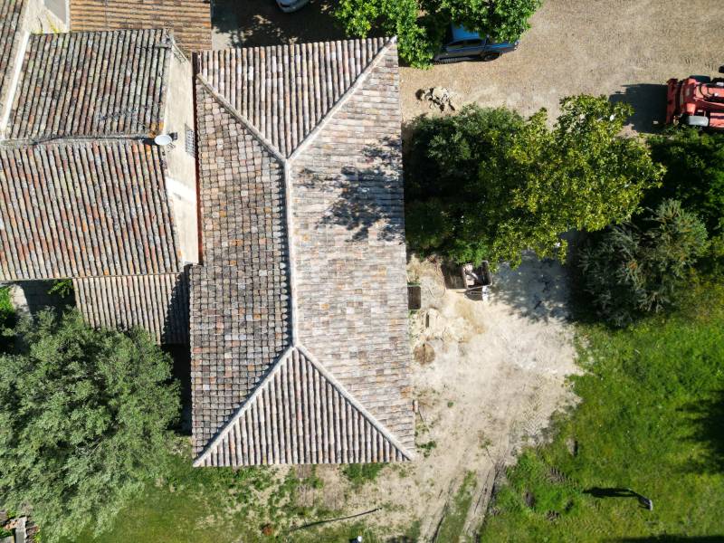 Couvreur Réféction toiture en tuile à Uzès et alentours dans le Gard