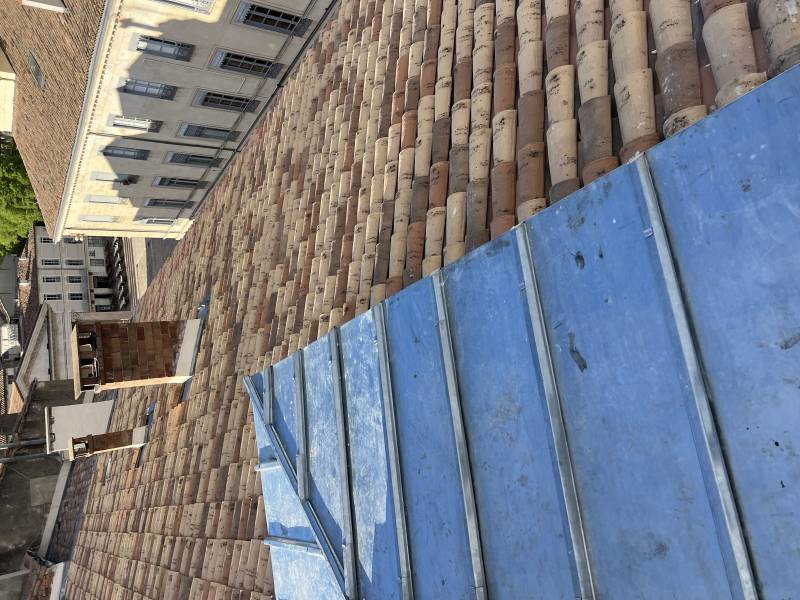 Réfection complète d’une toiture Rue Auguste à Nîmes et alentours dans le Gard