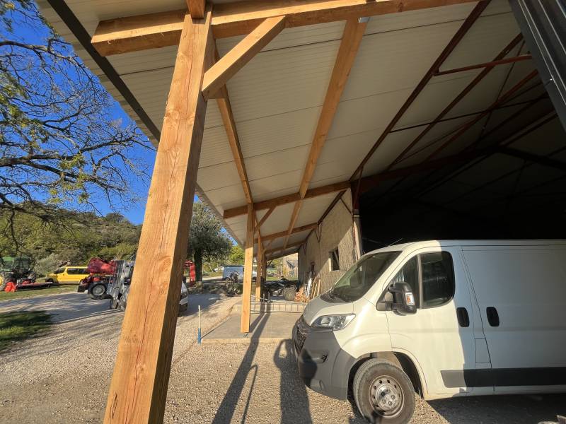 Réalisation d'un agrandissement en charpente traditionnelle à Vallérargues à côté d'Uzès