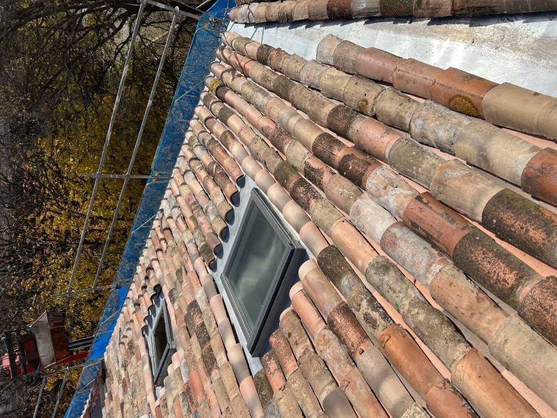 Rénovation complète d'une toiture Square de la Bouquerie à Nîmes dans le Gard