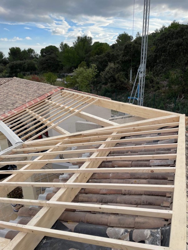 Charpente en lamellé collé à Bernis et alentours dans le Gard