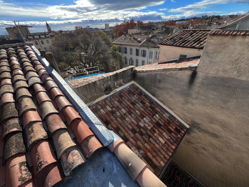 Rénovation complète d'une toiture Square de la Bouquerie à Nîmes dans le Gard